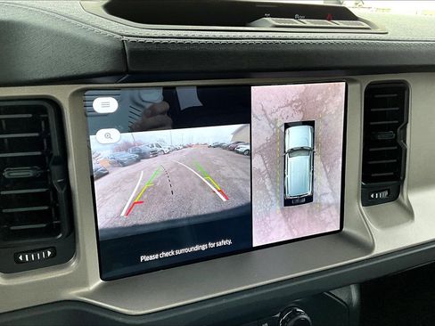 Used 2025 Ford Bronco Outer Banks image 29