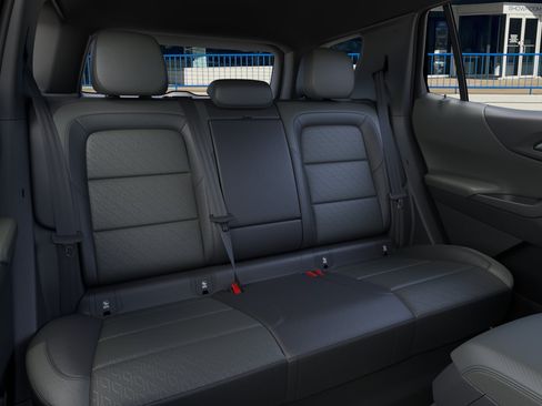 New 2026 Chevrolet Equinox LT w/ Convenience Package II FWD image 17
