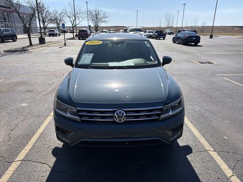 Used 2019 Volkswagen Tiguan SEL image 3