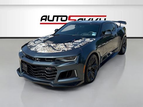 Used 2019 Chevrolet Camaro ZL1 RWD image 3