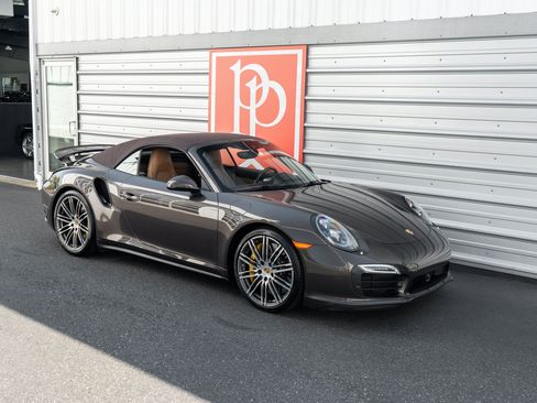 Used 2015 Porsche 911 Turbo S w/ High-end Infotainment Package AWD/4WD image 44