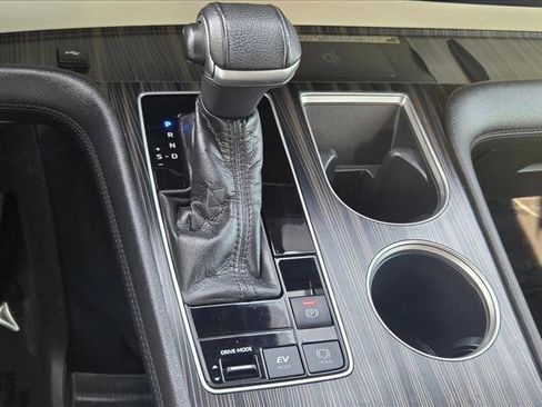 Used 2022 Toyota Sienna Platinum image 13