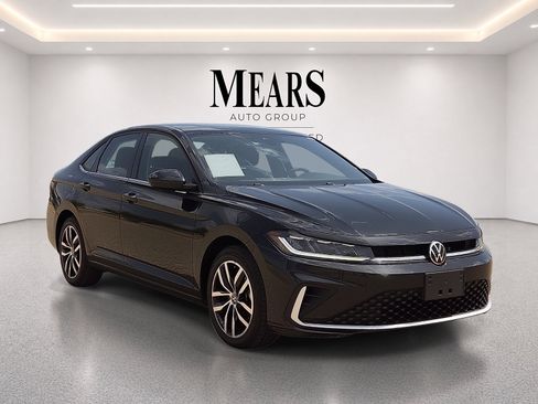 Used 2025 Volkswagen Jetta SE FWD image 7