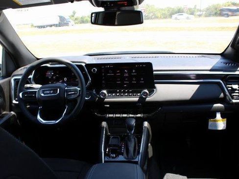 New 2026 GMC Canyon Elevation w/ Convenience Package image 12