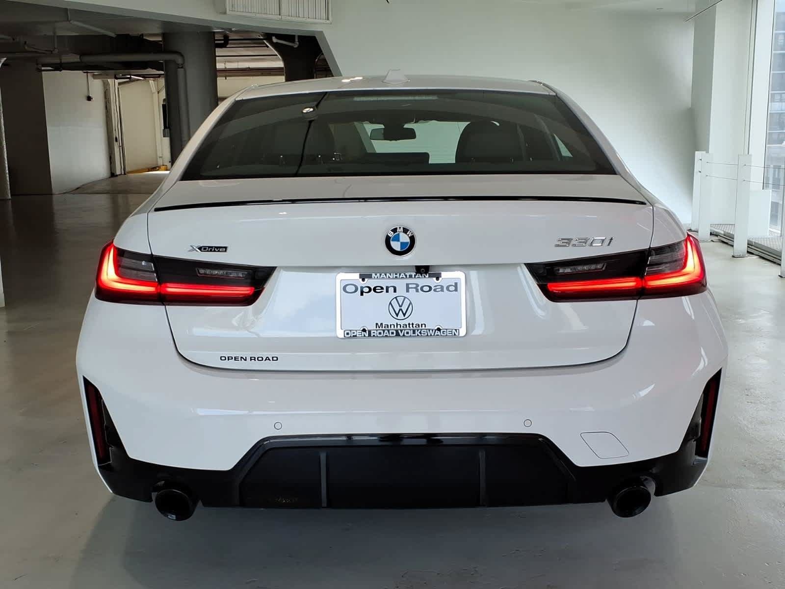 Used 2023 BMW 330i xDrive Sedan w/ M Sport Package AWD/4WD image 5