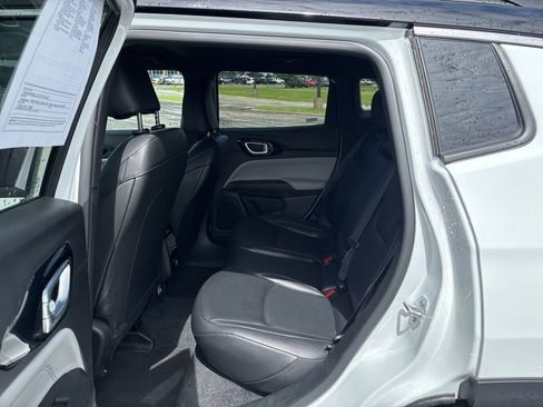 Used 2026 Jeep Compass Limited AWD/4WD image 9