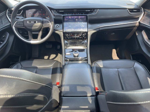 Used 2023 Jeep Grand Cherokee L Limited AWD/4WD image 16