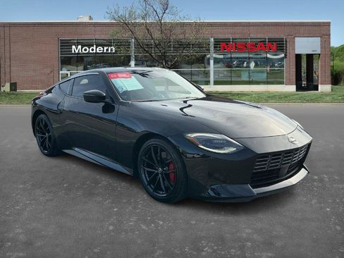 Certified 2024 Nissan Z Performance w/ Floor Mat Package image 5