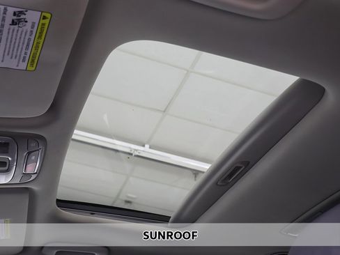 Used 2024 Kia Telluride S w/ S Sunroof Package image 4