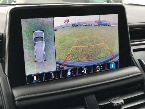 Used 2021 Chevrolet Suburban LT w/ LT Signature Plus Package image 22