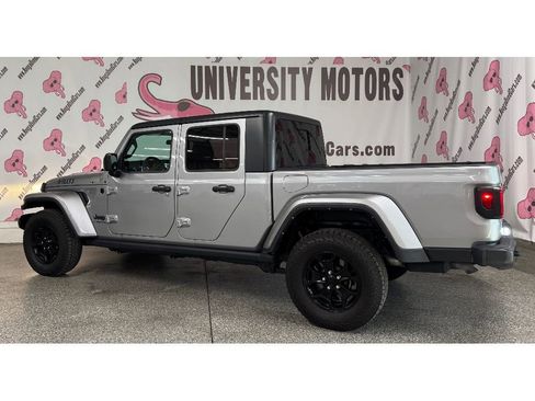 Used 2021 Jeep Gladiator Willys image 13