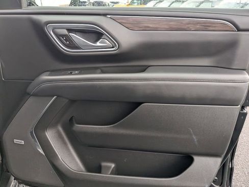 Used 2021 Chevrolet Suburban LT w/ Rear Media and Nav Package image 40