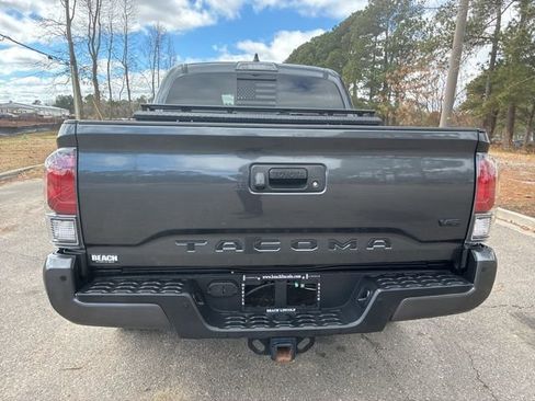 Used 2021 Toyota Tacoma TRD Sport w/ Technology Package image 4