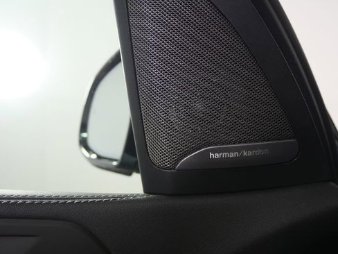 Used 2024 BMW X5 xDrive40i w/ M Sport Package image 9