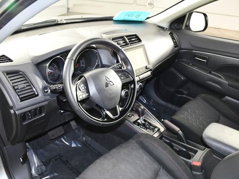 Used 2023 Mitsubishi Outlander Sport LE AWD/4WD image 2