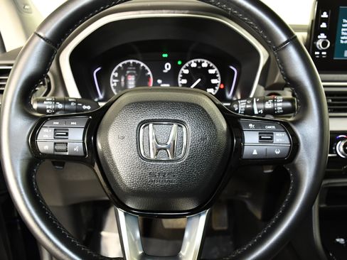 Certified 2025 Honda Pilot Touring image 20
