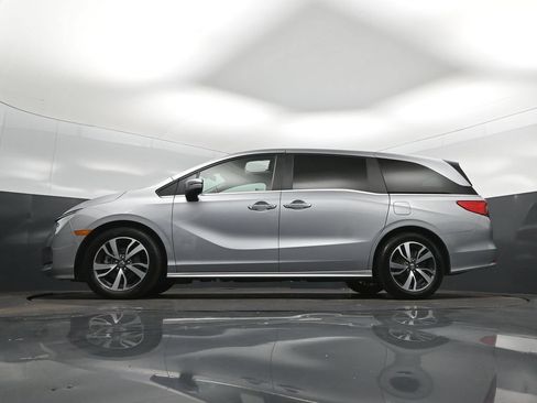 Used 2023 Honda Odyssey Touring image 41