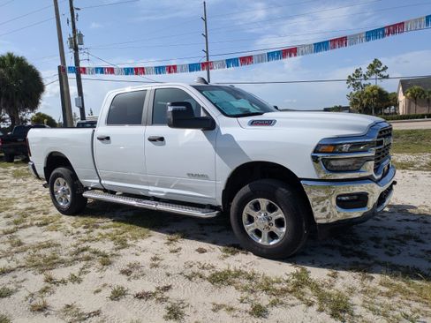 Used 2026 RAM 2500 Big Horn AWD/4WD image 2