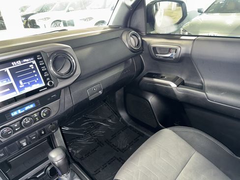 Used 2021 Toyota Tacoma TRD Sport RWD image 29