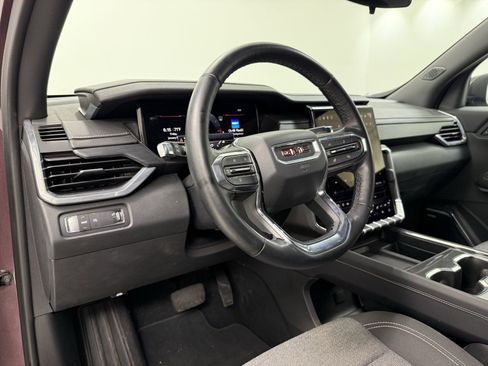 Used 2025 GMC Acadia Elevation image 16