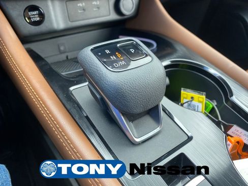 Used 2024 Nissan Rogue Platinum FWD image 35