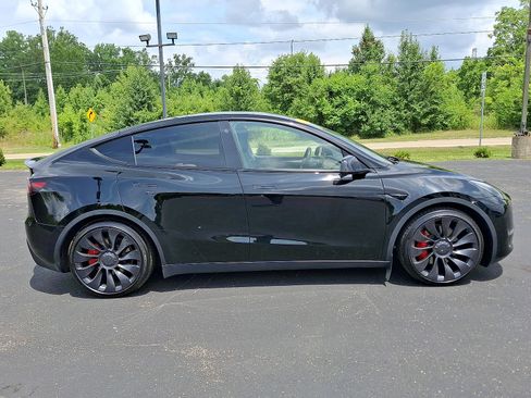 Used 2023 Tesla Model Y Performance AWD/4WD image 25