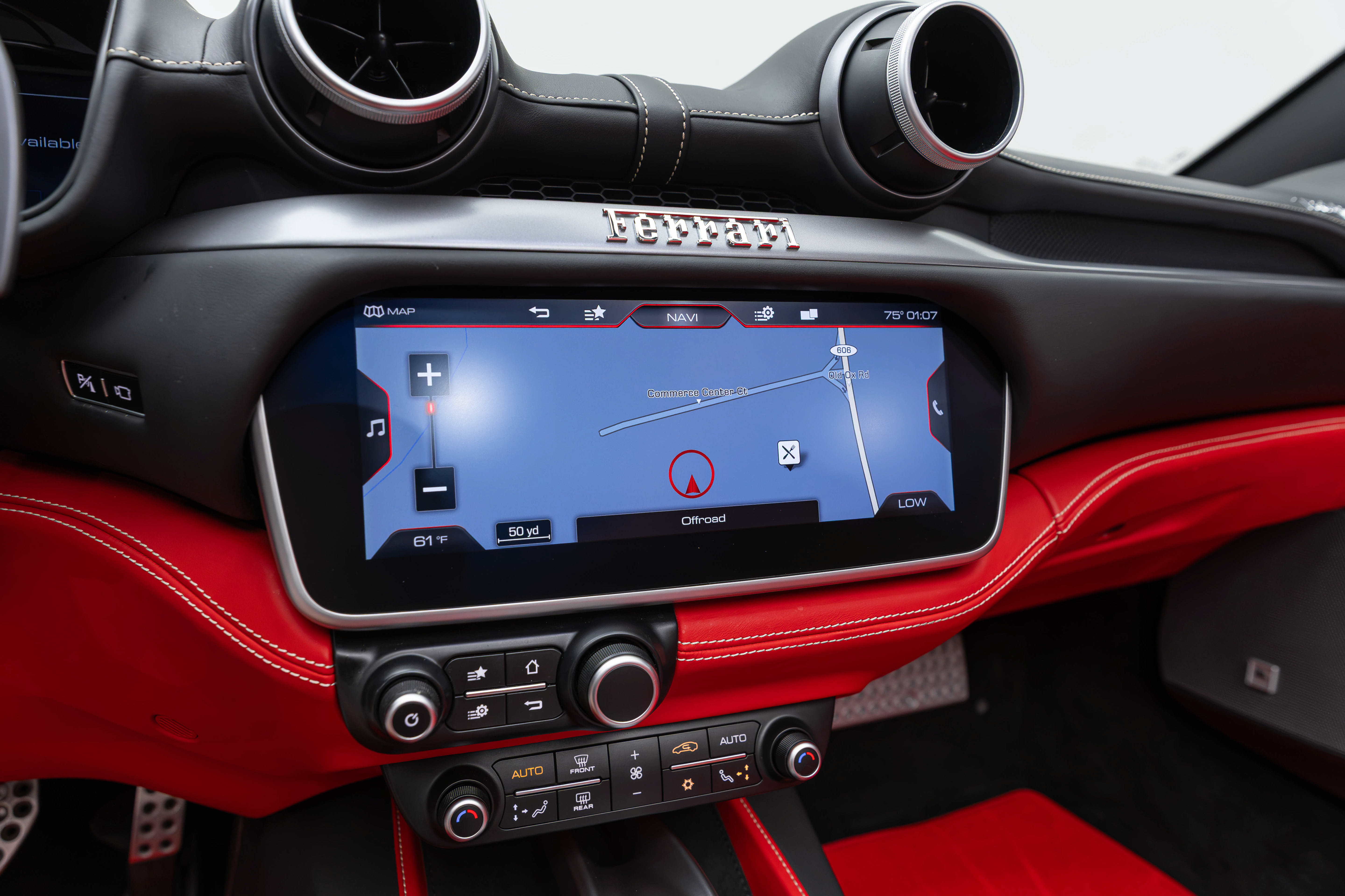 Certified 2019 Ferrari Portofino RWD image 34