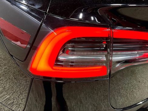 Used 2019 Tesla Model 3 Long Range image 22