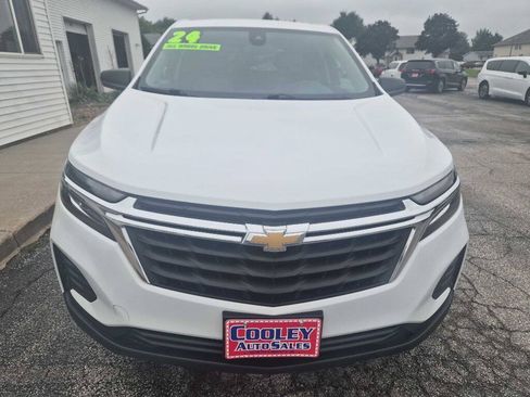 Used 2024 Chevrolet Equinox LS w/ LS Convenience Package AWD/4WD image 2