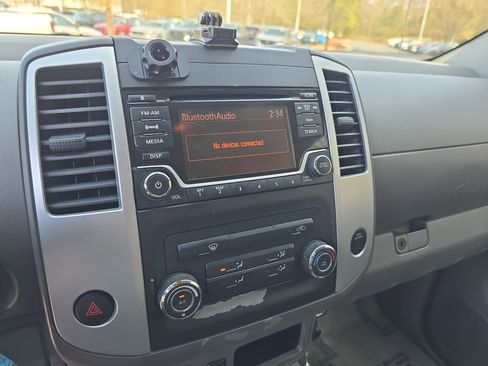 Used 2015 Nissan Frontier Desert Runner image 19