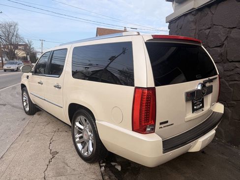 Used 2011 Cadillac Escalade ESV Platinum image 6
