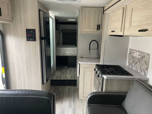 Used 2023 Ford E-450 and Econoline 450 Super Duty w/ Motorhome Prep Package RWD image 5