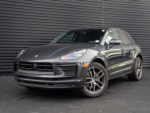 Used 2026 Porsche Macan AWD/4WD image 1