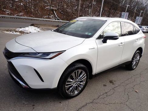 Certified 2021 Toyota Venza XLE image 10