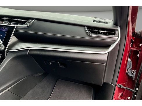 Certified 2025 Jeep Grand Cherokee L Altitude AWD/4WD image 19