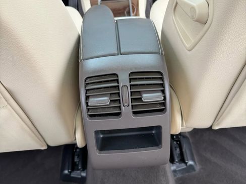 Used 2015 Mercedes-Benz GLK 350 4MATIC image 31