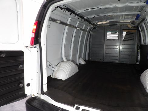 Used 2021 Chevrolet Express 2500 w/ Driver Convenience Package RWD image 6