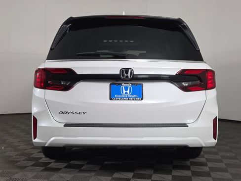 Used 2026 Honda Odyssey EX-L image 9