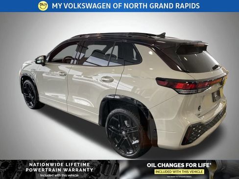 New 2026 Volkswagen Tiguan SE R-Line image 19