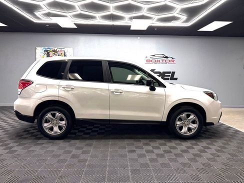 Used 2018 Subaru Forester 2.5i AWD/4WD image 17