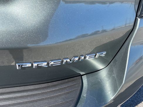 Used 2023 Chevrolet Suburban Premier image 6