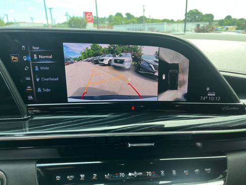 Used 2021 Cadillac Escalade ESV Sport w/ Driver Assist Tech Package AWD/4WD image 17
