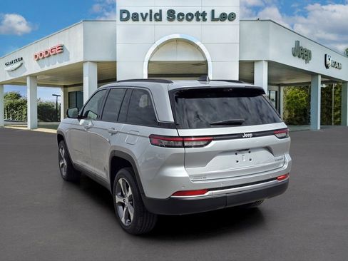 New 2026 Jeep Grand Cherokee Limited w/ Luxury Tech Group II image 8