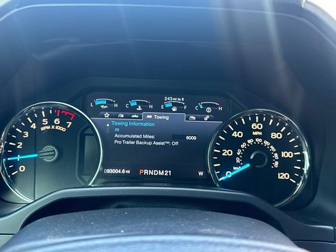 Used 2016 Ford F150 Platinum w/ Equipment Group 701A Luxury AWD/4WD image 24