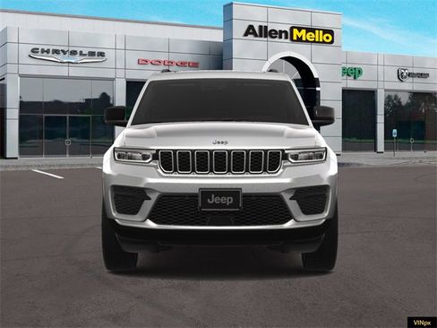 New 2025 Jeep Grand Cherokee Laredo X w/ Luxury Tech Group I image 12