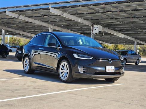 Used 2017 Tesla Model X 90D image 2