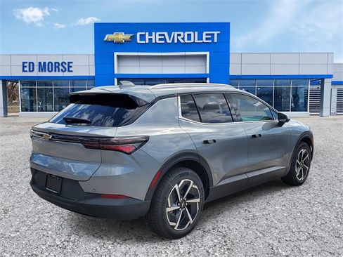 New 2026 Chevrolet Equinox EV LT image 3