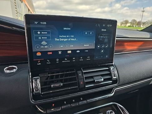 Used 2024 Lincoln Navigator Premiere image 15