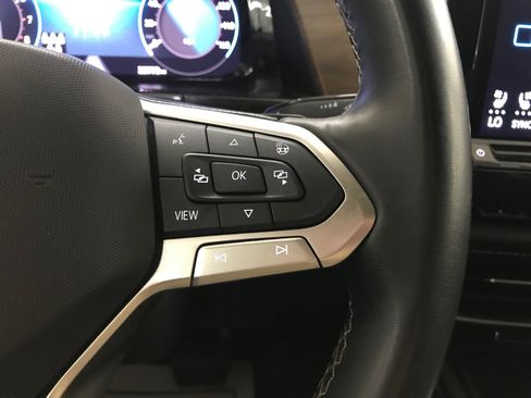 Used 2025 Volkswagen Atlas SE FWD image 19