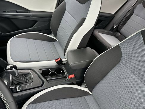 New 2025 Volkswagen Taos S image 21